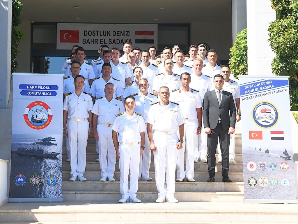 مصر وتركيا تستأنفان مناورات بحرية