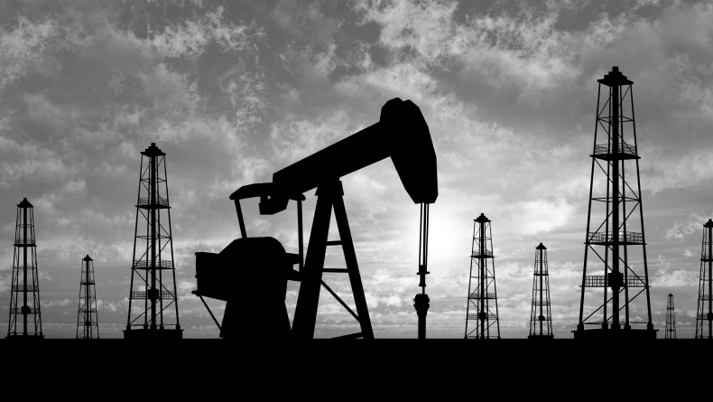 ارتفاع طفيف في أسعار النفط رغم زيادة الإنتاج