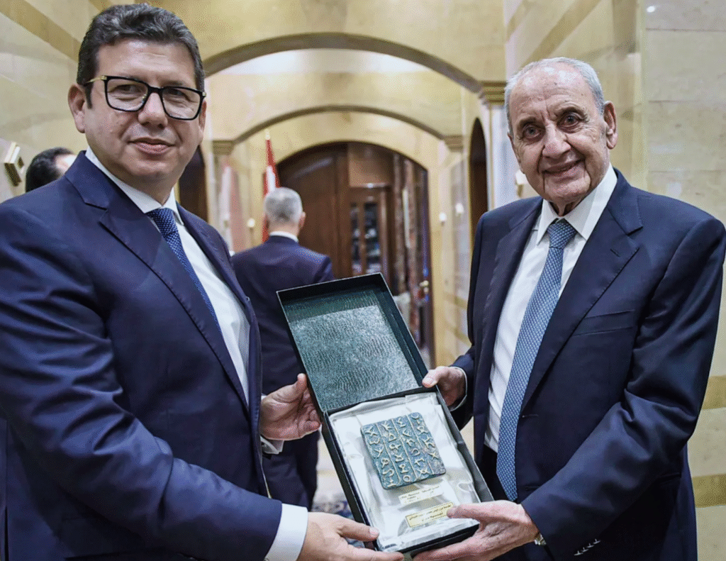 بيروت تُشيد بالدور المصري.. وبري يُكرِّم رئيس المخابرات حسن رشاد