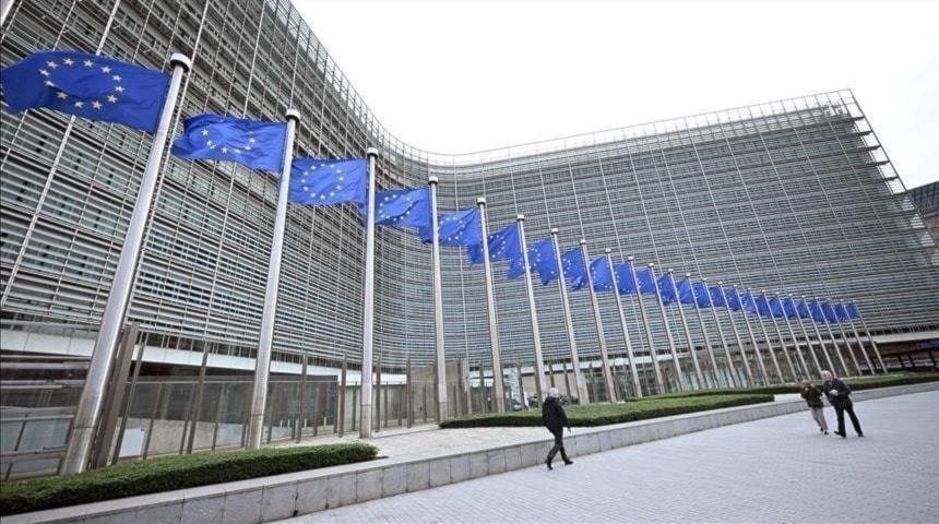 بين العصا والباب الموارب: أوروبا تعيد ضبط علاقتها مع زيمبابوي